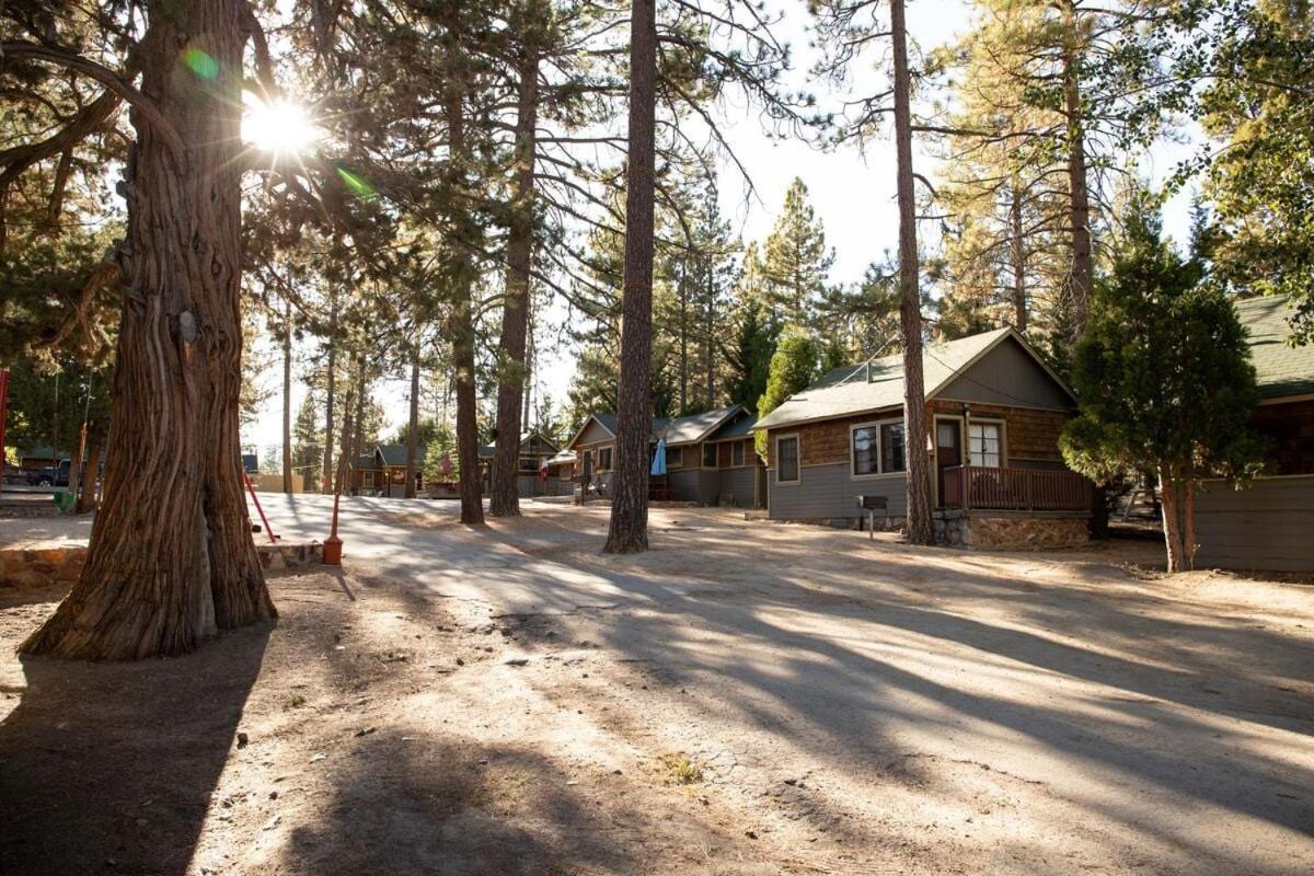 Big Pines Couple Lakeview Studio Cabin By Big Bear Vacations بيغ بير لاكي، سان بيرناردينو، كاليفورنيا المظهر الخارجي الصورة