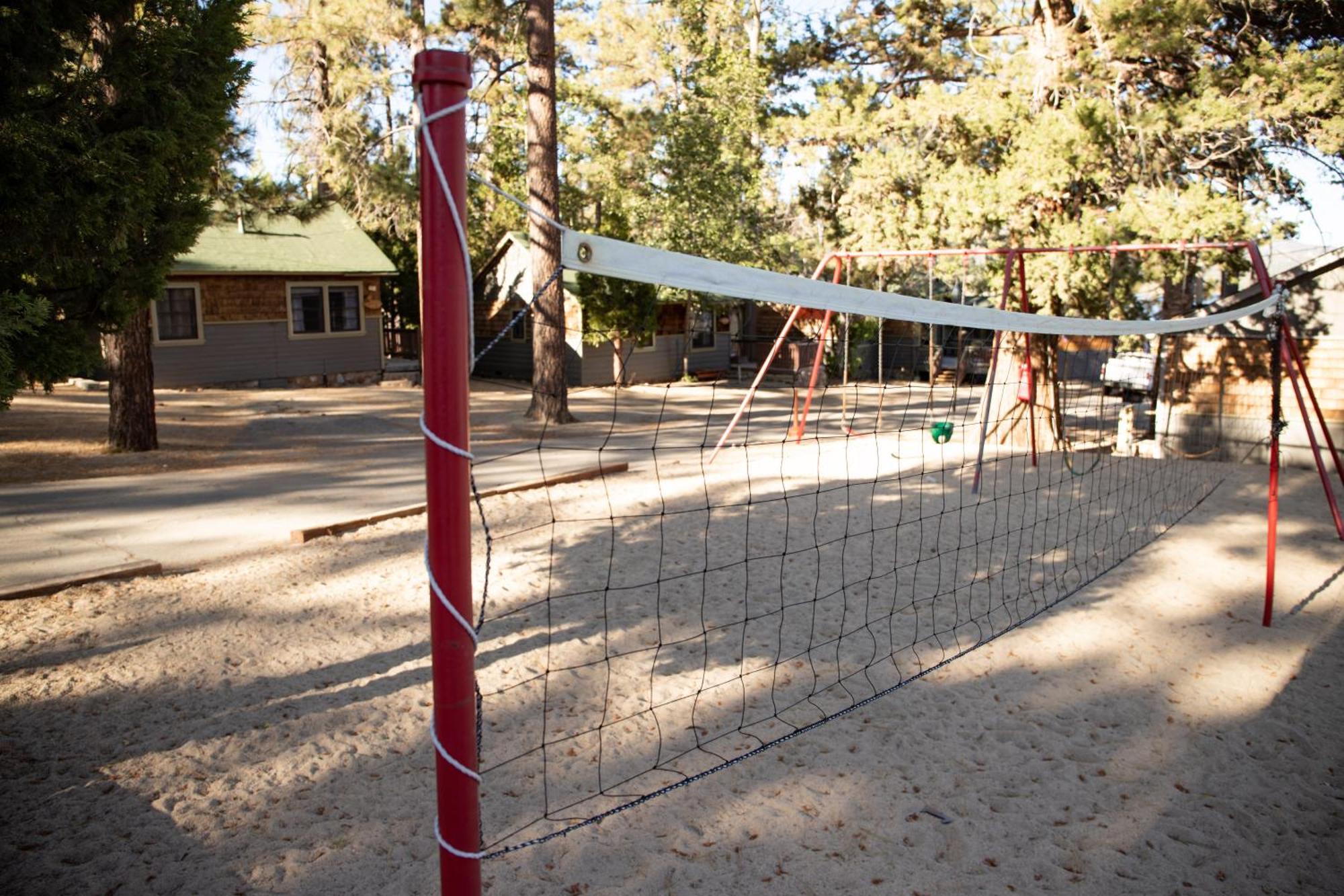 Big Pines Couple Lakeview Studio Cabin By Big Bear Vacations بيغ بير لاكي، سان بيرناردينو، كاليفورنيا المظهر الخارجي الصورة