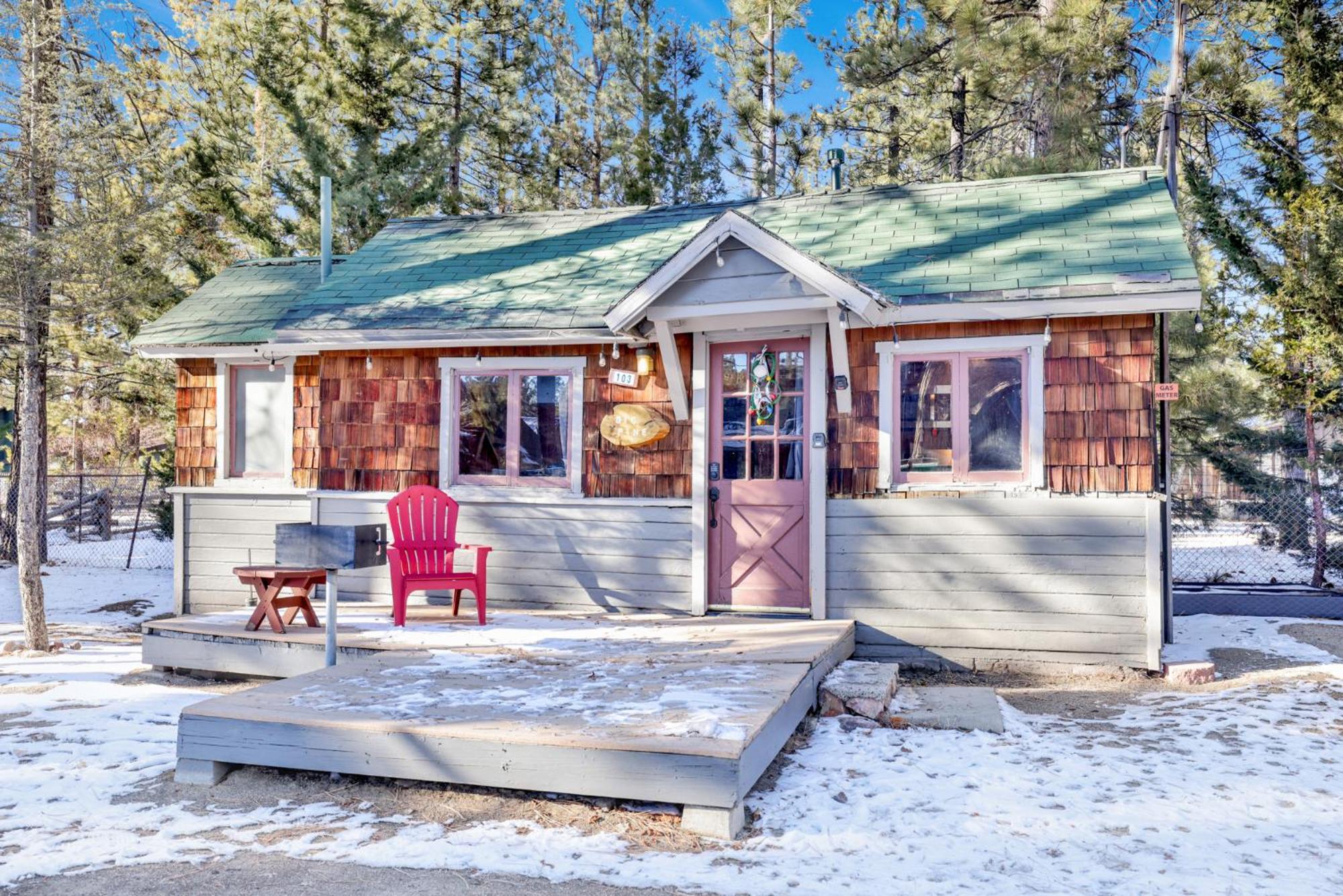 Big Pines Couple Lakeview Studio Cabin By Big Bear Vacations بيغ بير لاكي، سان بيرناردينو، كاليفورنيا المظهر الخارجي الصورة