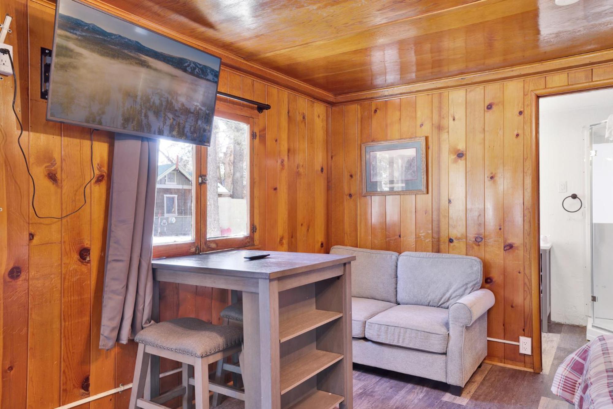 Big Pines Couple Lakeview Studio Cabin By Big Bear Vacations بيغ بير لاكي، سان بيرناردينو، كاليفورنيا المظهر الخارجي الصورة